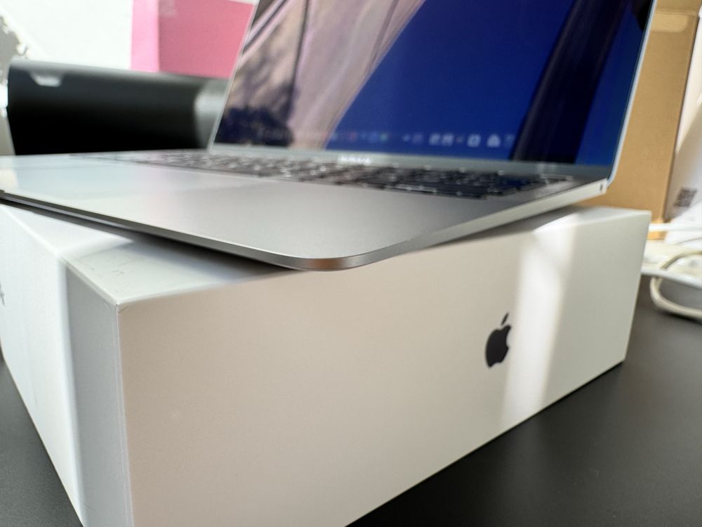 Apple MacBook Air 13" M1 8/256GB 2020 (MGN63) Space Gray