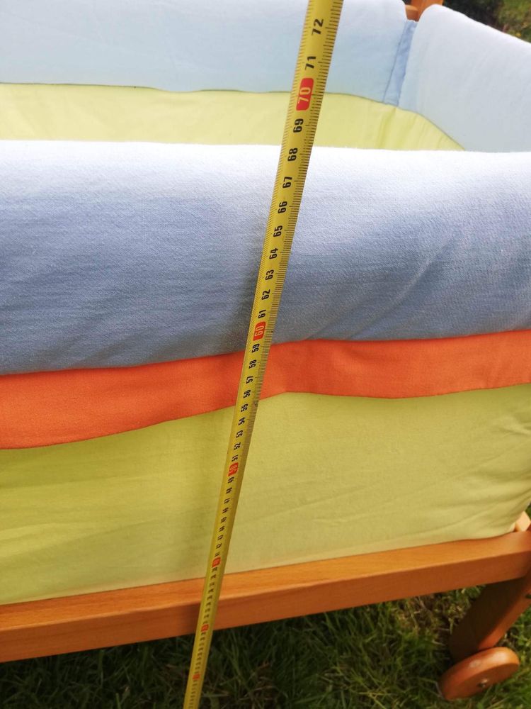 Łóżeczko dla niemowlaka na kółkach