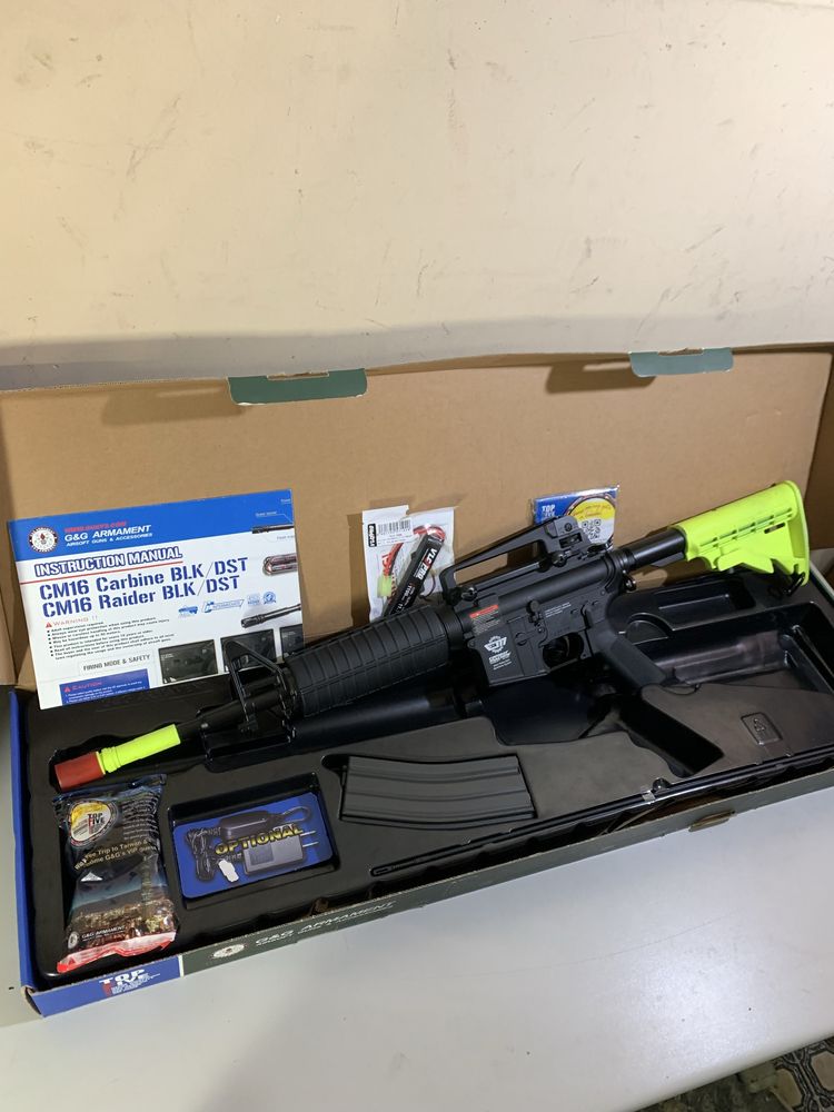 Arma/Réplica Airsoft AEG - CM16 /M4A1 G&G NOVA EM CAIXA + ACESSÓRIOS +