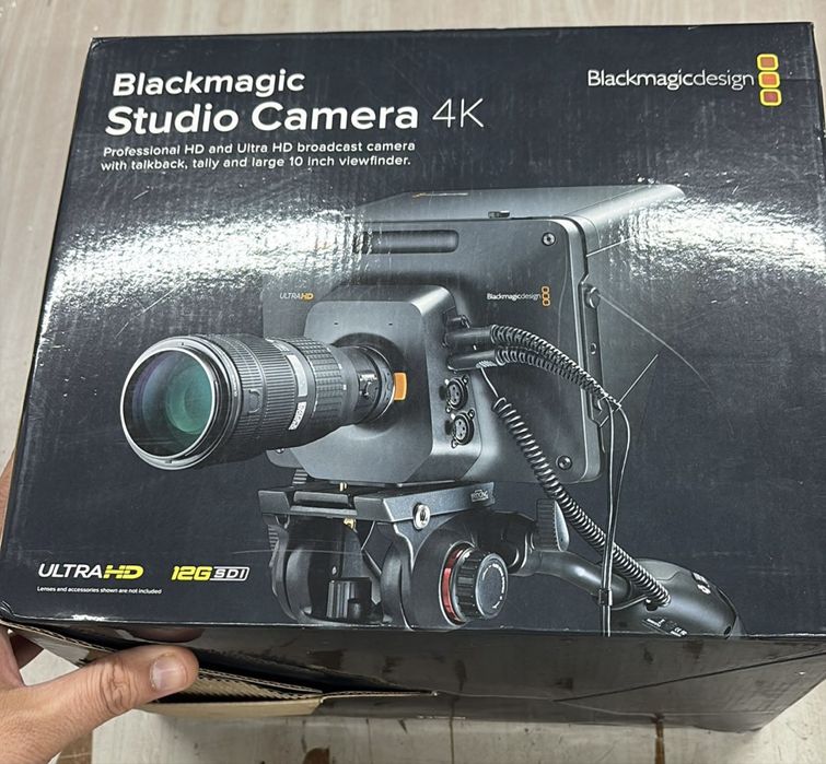Blackmagic Studio Camera 4K com lente Lumix G 45-175