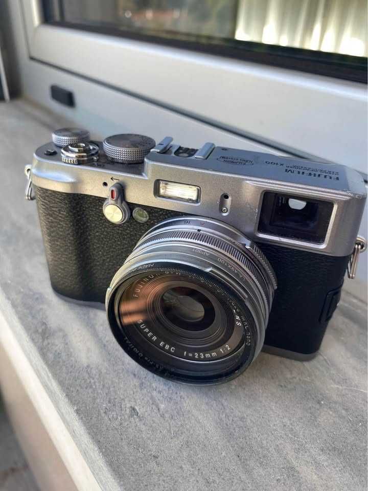 FUJIFILM X100 Original – Câmara Digital Compacta (APS-C, 23mm f/2)