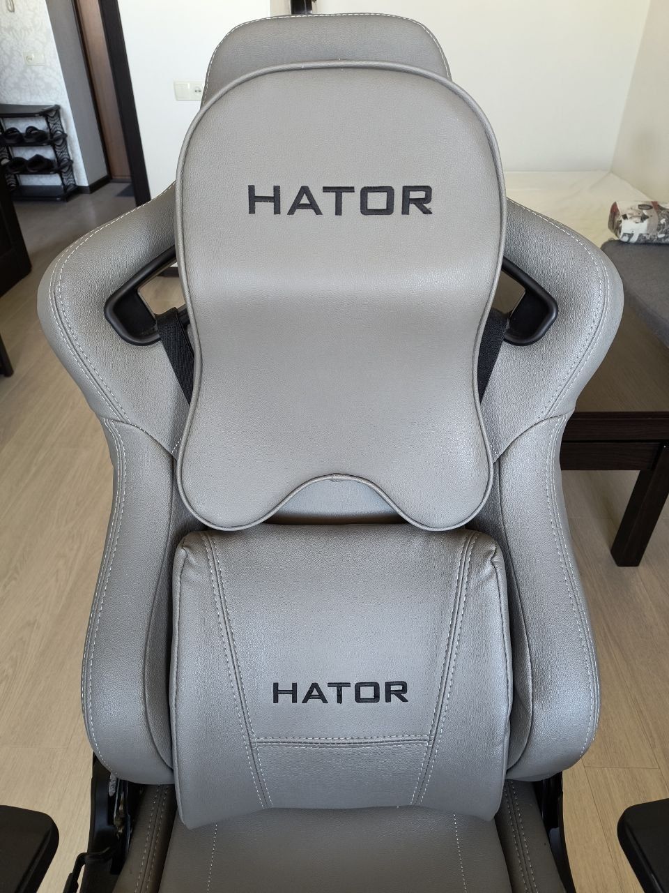 Продам рабочее/геймерское кресло Hator Arc