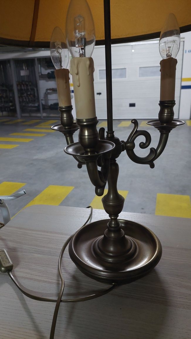 Candeeiro de mesa de entrada ou apoio de sala