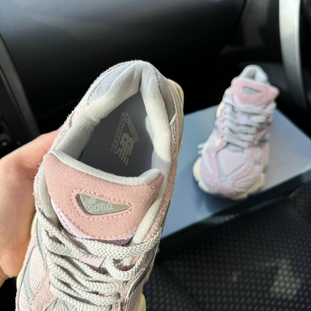 Жіночі кросівки нюбеланс рожеві New Balance 9060 pink замша 36-41