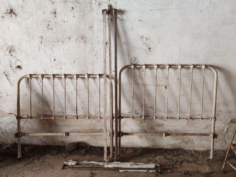 Cama de Ferro antiga
