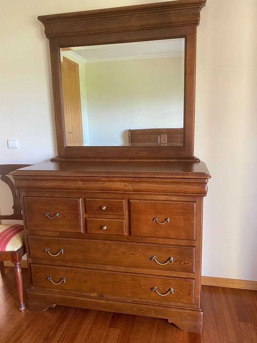 Móveis Madeira Maciça como novos!