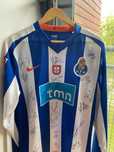 Camisola FC Porto autografada Falcão