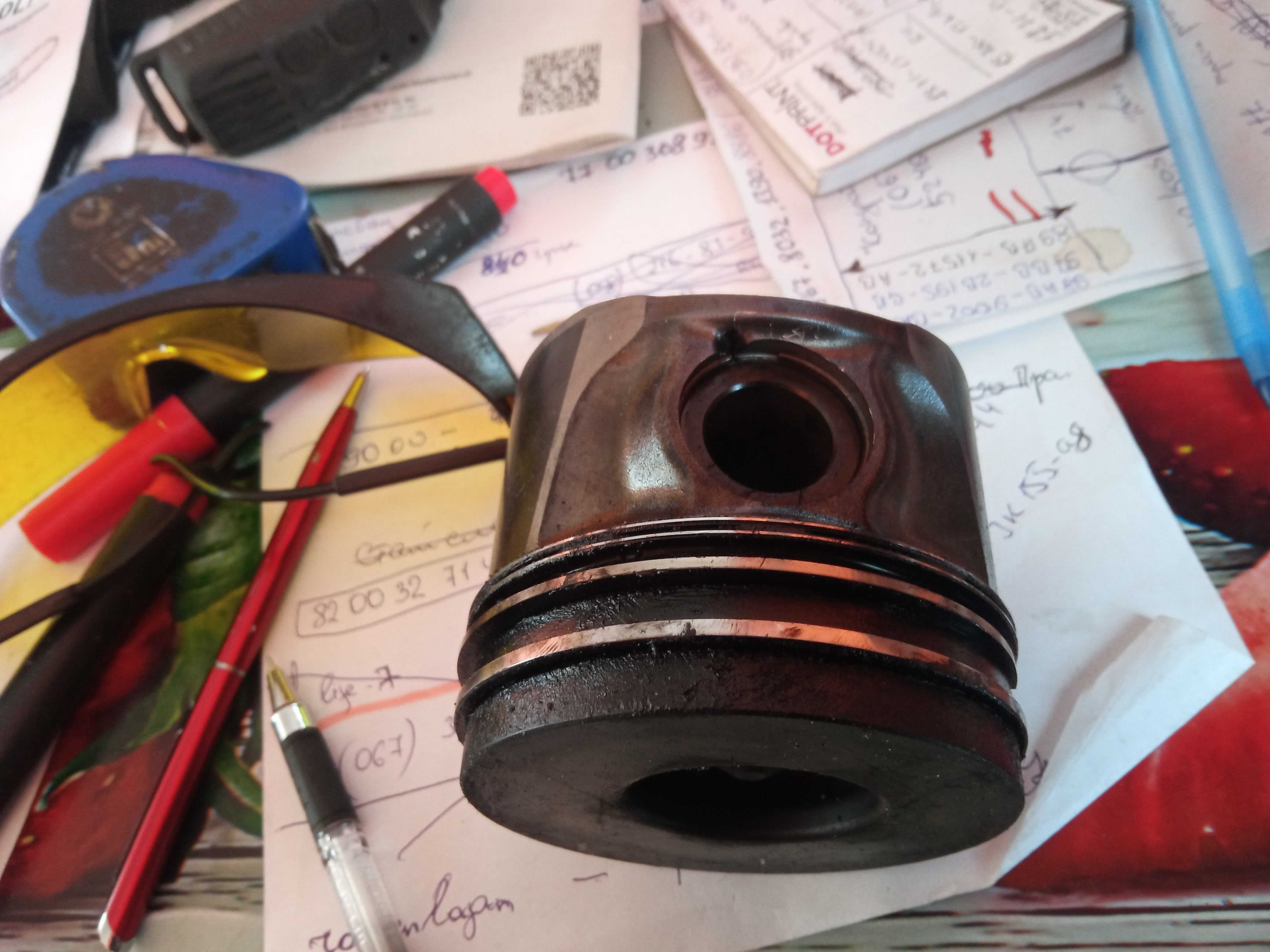 Поршень Mahle C9D2A XS4Q 82L62 Форд 1.8 TD TDDI Endura DI