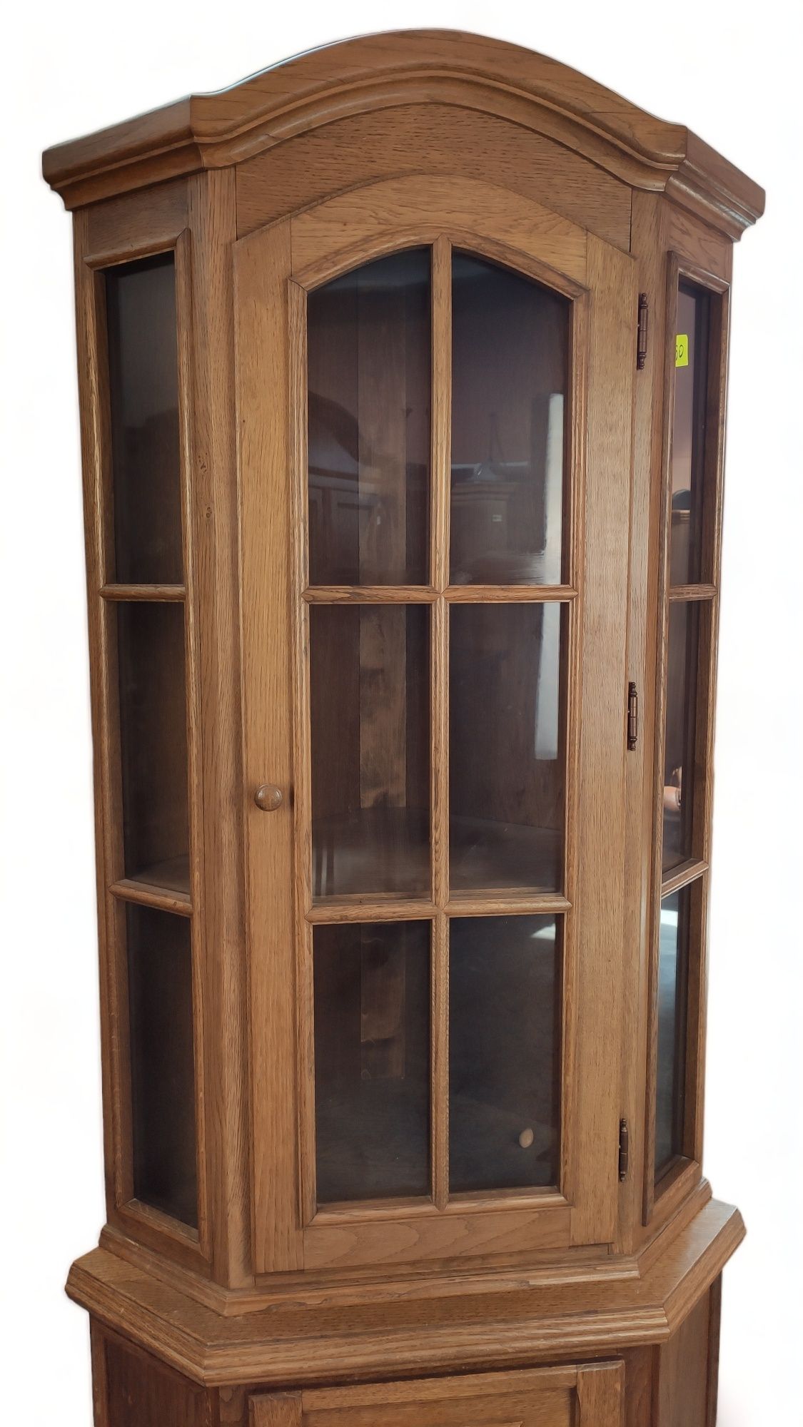 Dębowa witryna narożna z szafką i szufladą w rustykalnym stylu