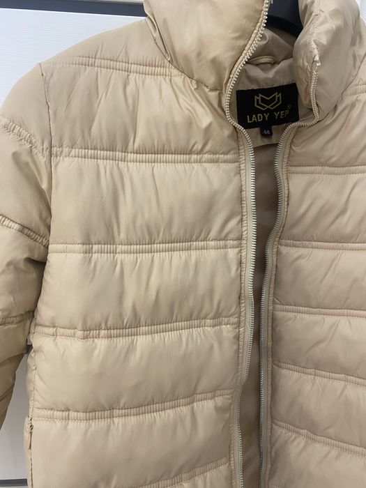 Продам осінню жіночу куртку розмір 44