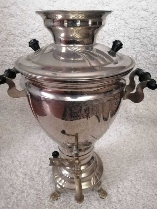 самовар, фруктовница-конфетница, сахарница, подстаканники,