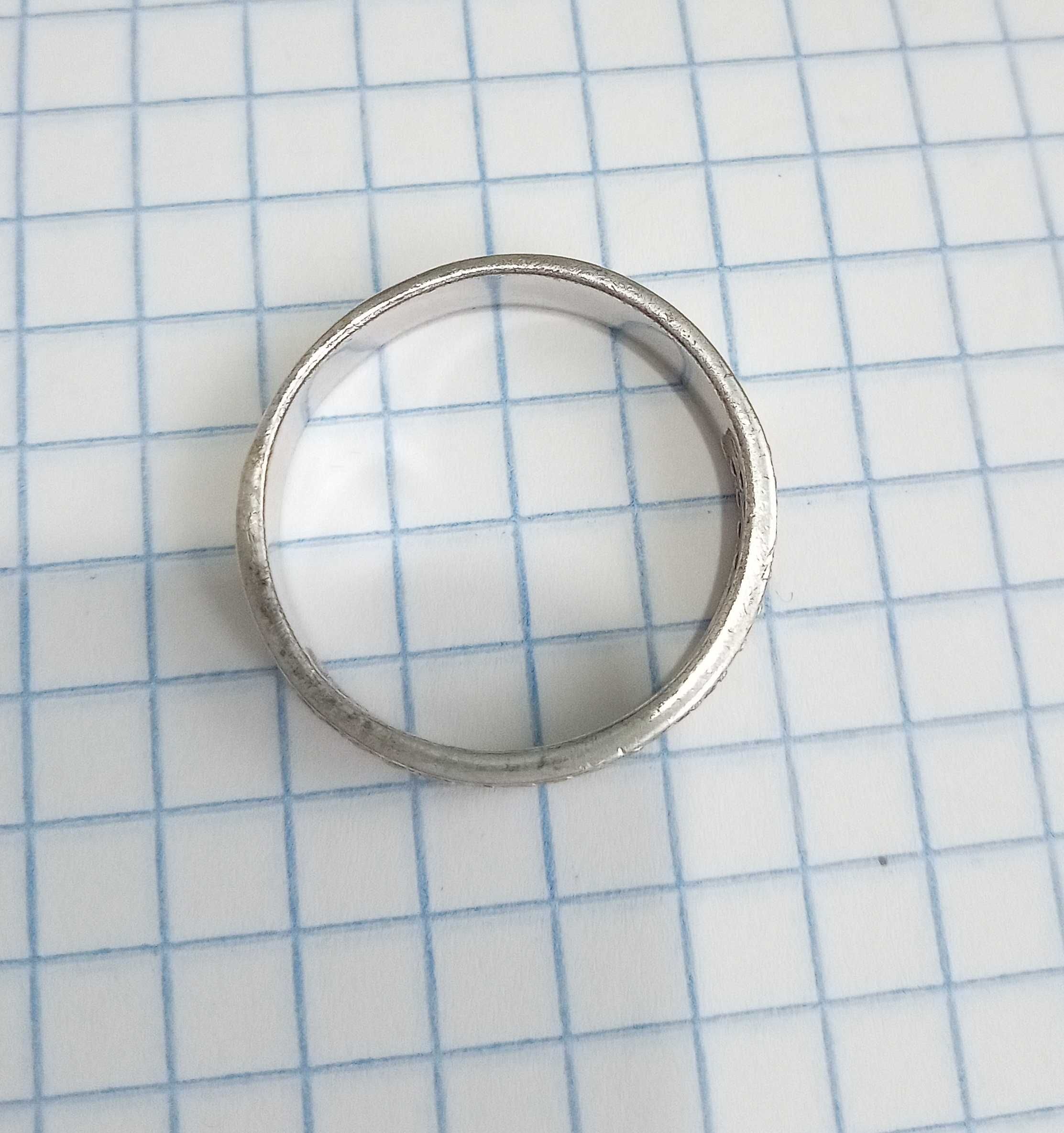 Кольцо колечко кільце срібло 925 проба. розмір 18,5