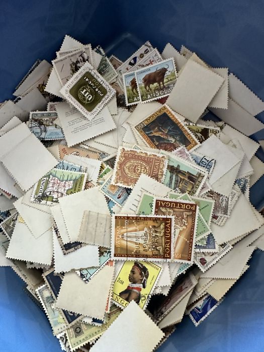 Lote de 100 selos usados - Ex Colonias e Portugal
