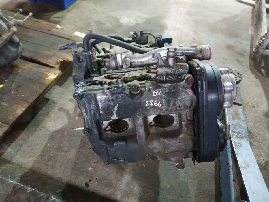 Subaru Legacy 02- двигун дефект в одному циліндрі ГОЛИЙ DV2866 EJ20