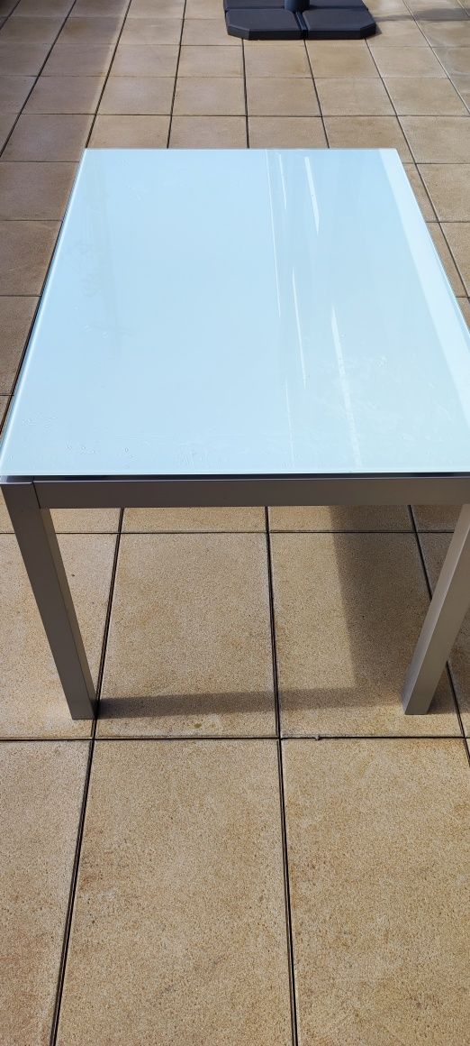 Mesa em vidro branco leitoso 120x80cms c/4 cadeiras