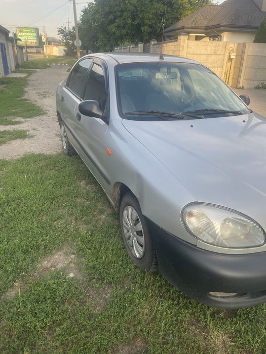 Авто на повном ходу