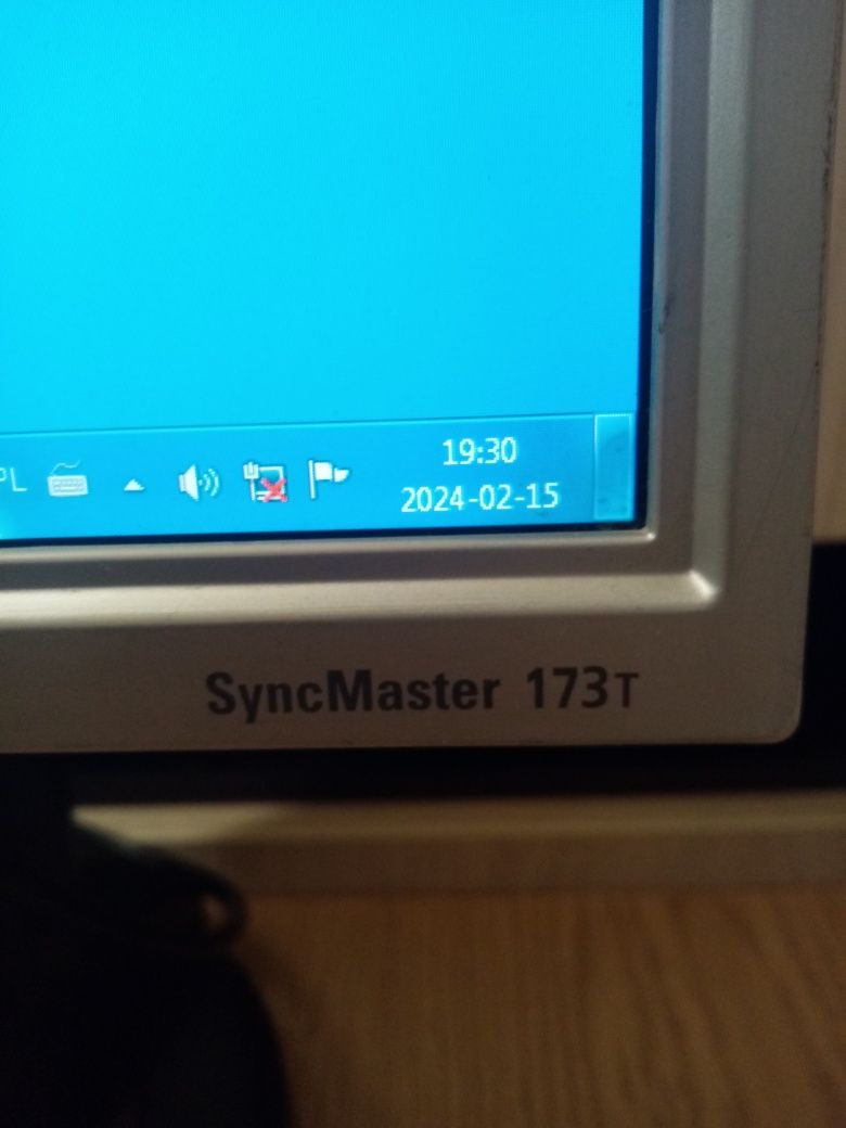 Monitor sync master 173t, 17 cali z głośnikami