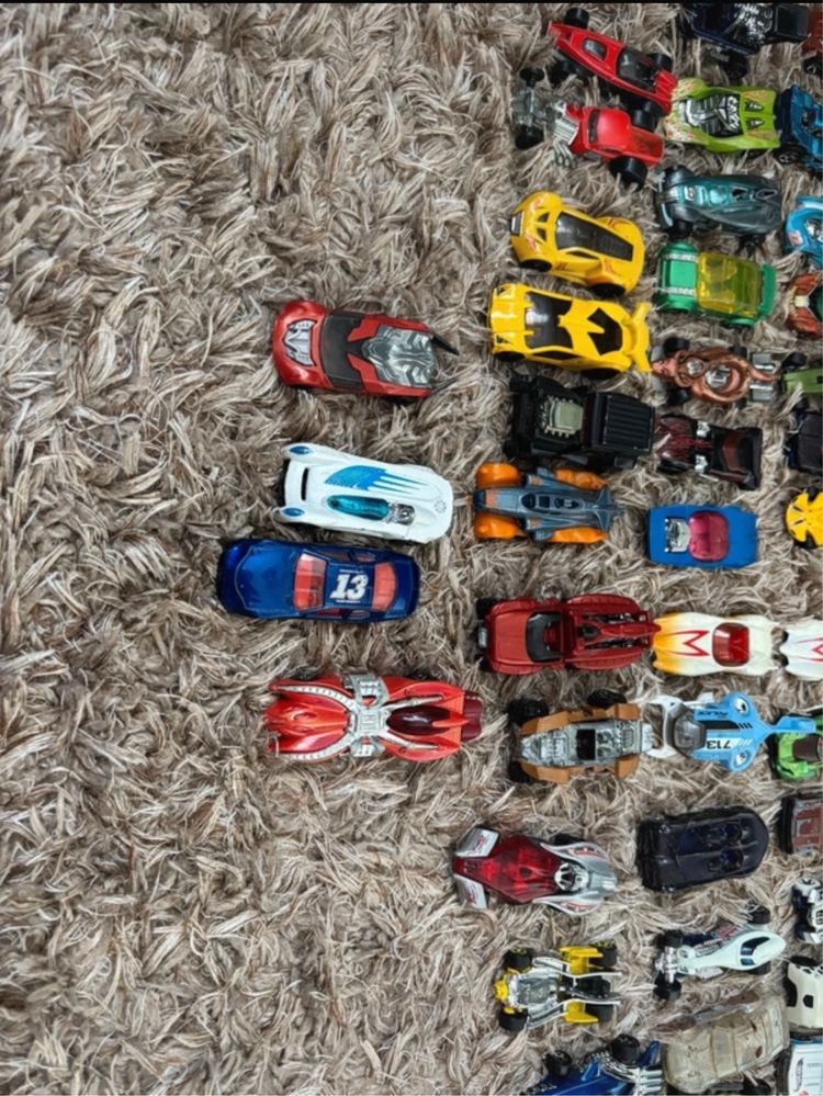 Autka Hot wheels