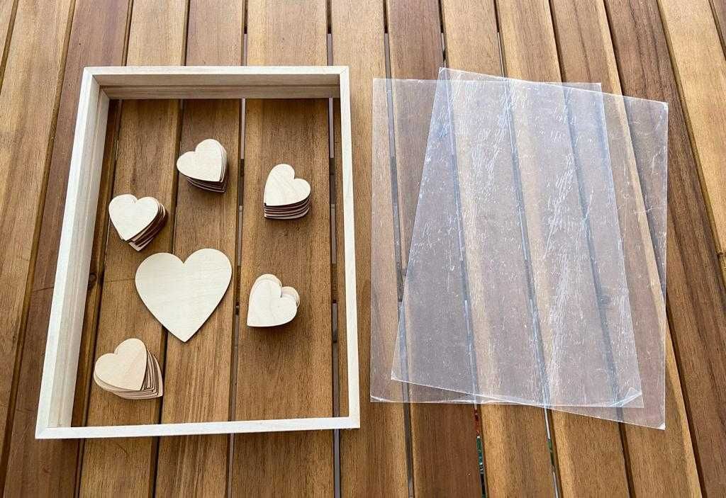 Moldura / Quadro 3D com corações de madeira novo - Entrega Grátis
