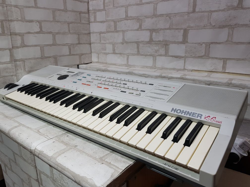 Синтезатор YAMAHA PSR-E313, HOHNER+1 ц на 61 клавішу, б/у з Німеччини