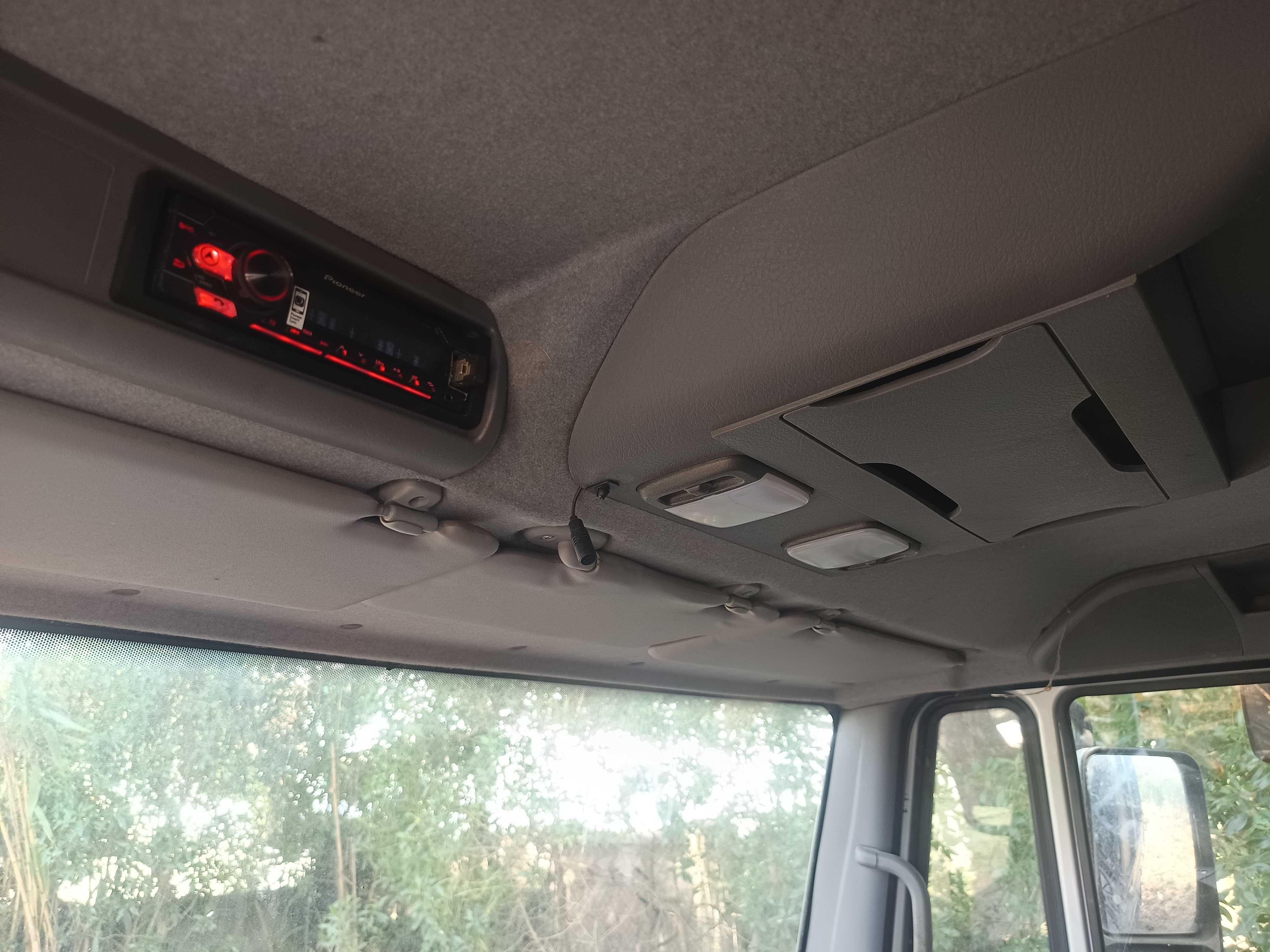 Nissan atleon basculante, ligeira