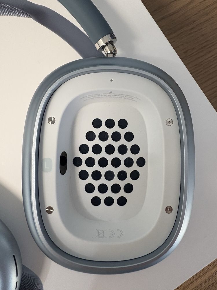 AirPods Max USB-C w kolorze niebieskim niemal nowe
