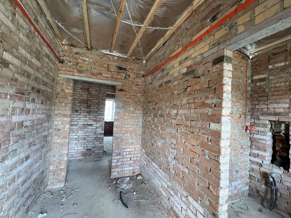 Продам будинок 100 кв.м., 4 сотки , 3 кімнати ближні Зарванц1