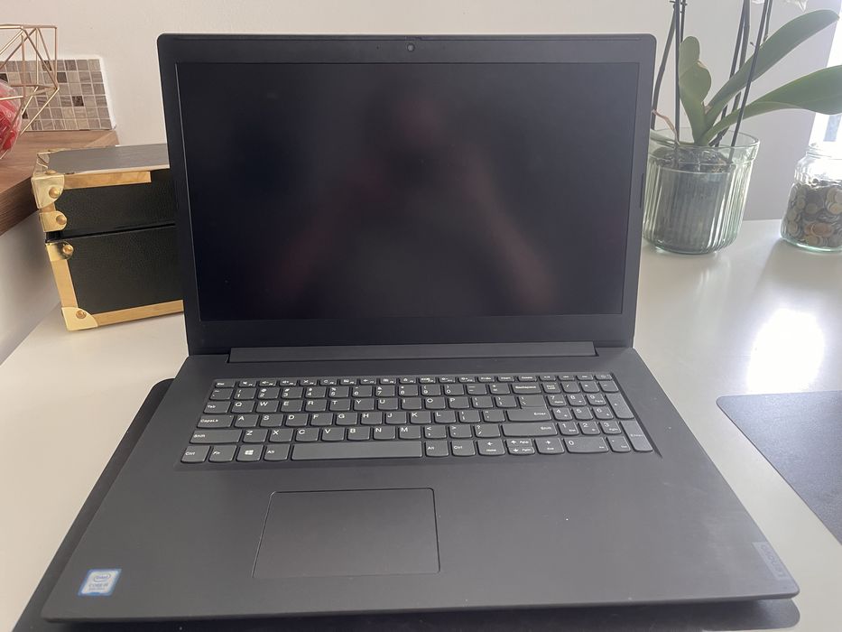 Laptop Lenovo V340-17IWL | i5-8265U / 8GB /SSD 238GB Windows 11 Pro