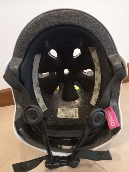 Dzieciecy kask dla dziewczynki, rozmiar 55-58 cm