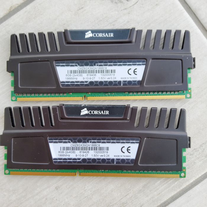 Пам'ять Corsair DDR3 1866C9 2×4GB