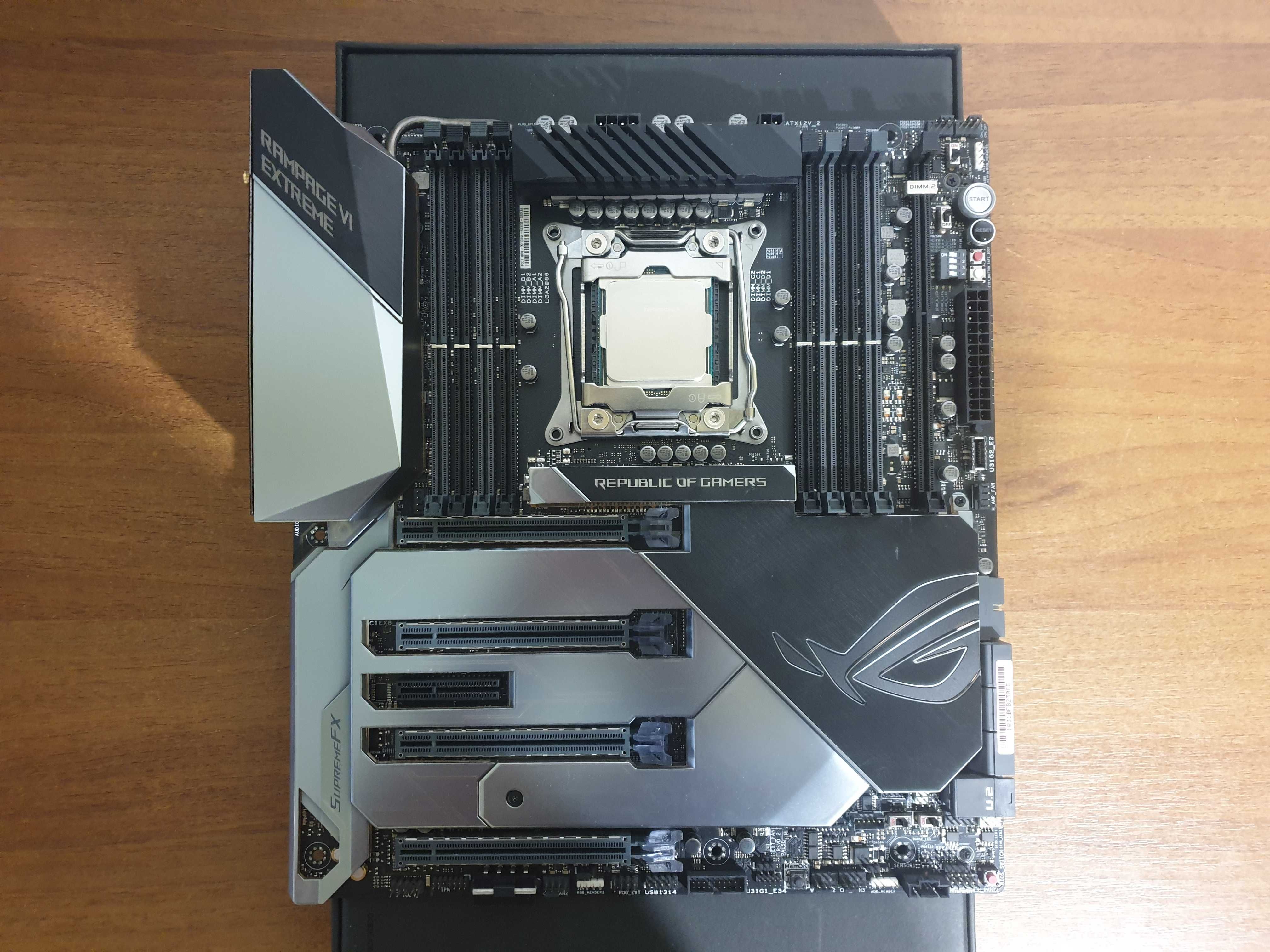 Продам комплект Asus ROG Rampage VI Extreme x299 + Intel Core i7-7820X