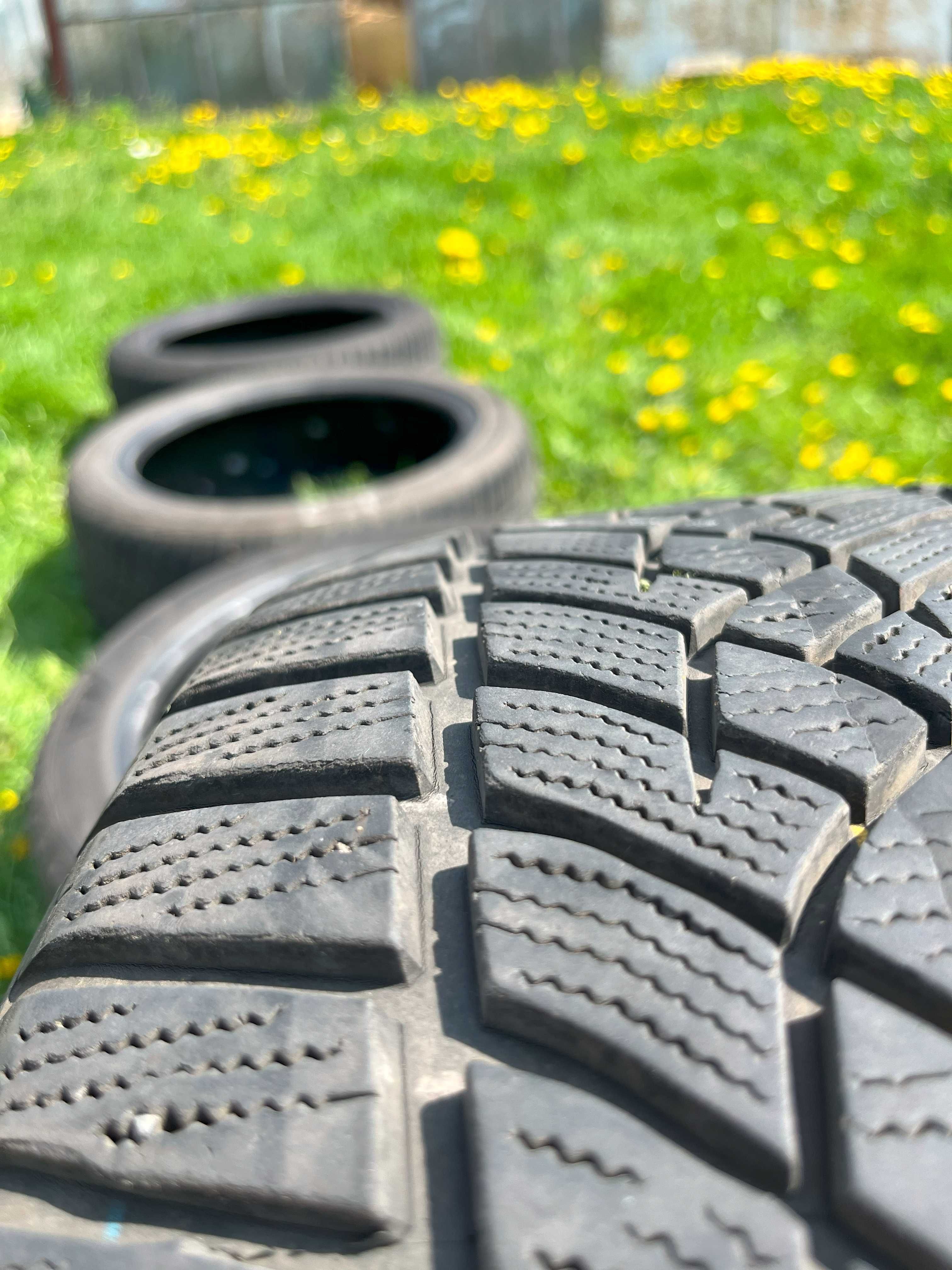 4 szt. zimowe opony GoodYear Ultragrip Performance + 225/45/R17