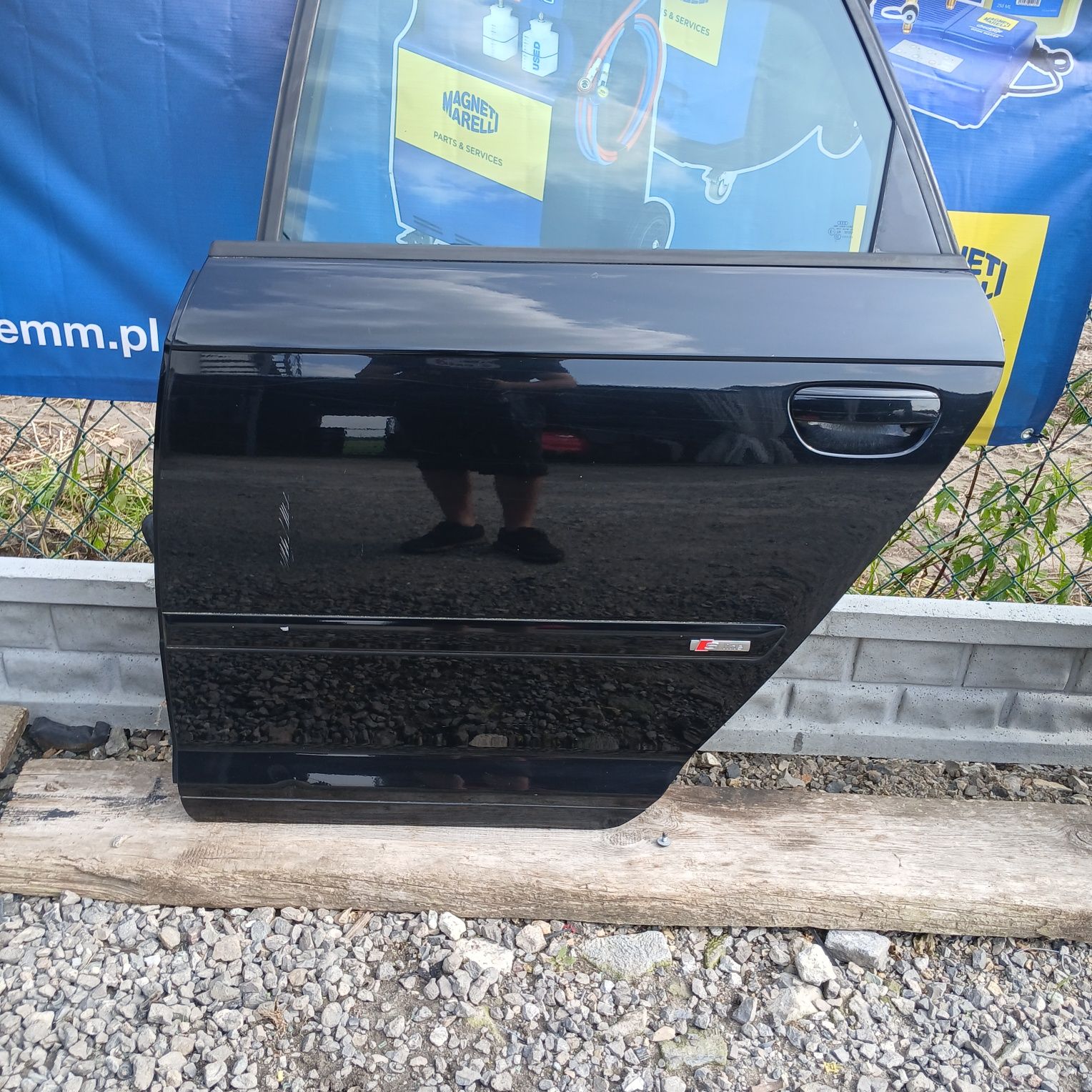Poszycie drzwi lewy tył Audi a3 8p ly9b