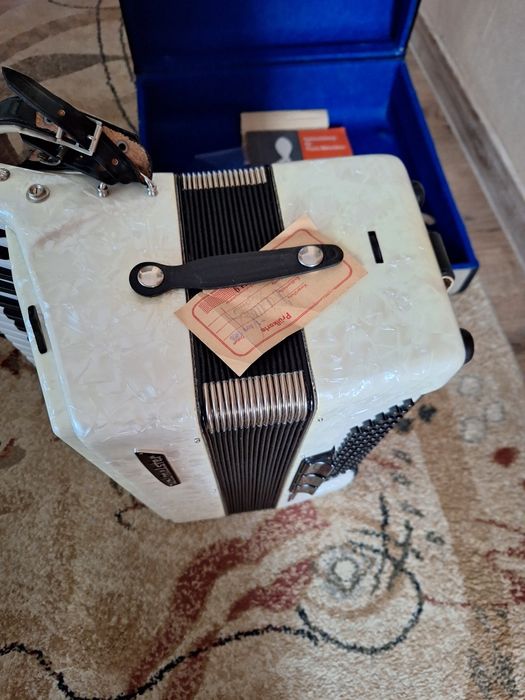 Sprzedam akordeon Weltmeister 80 basów