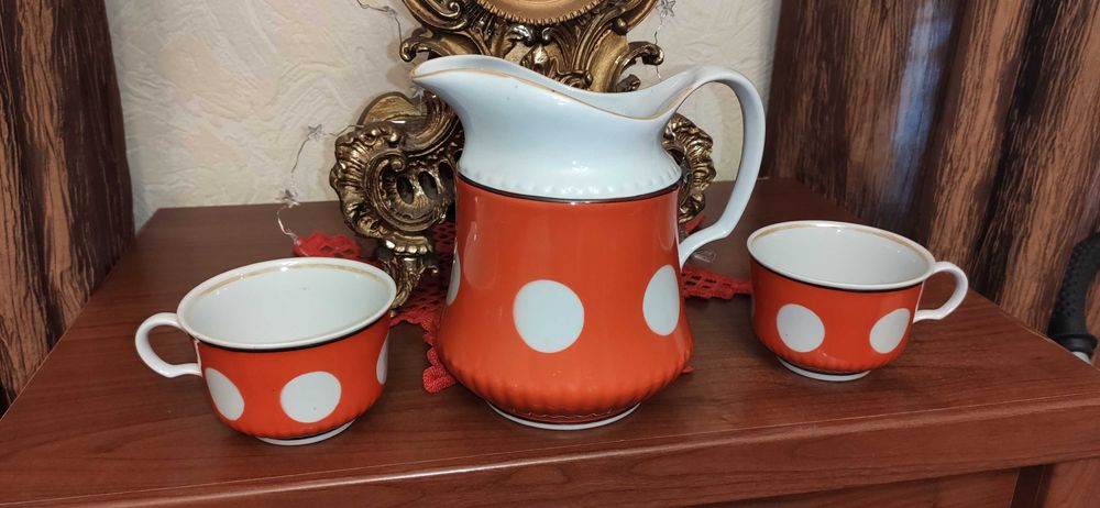 Штофи. Набір посуду.