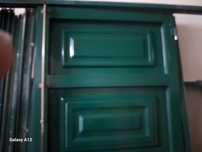 Portadas de aluminio e porta de entrada.
