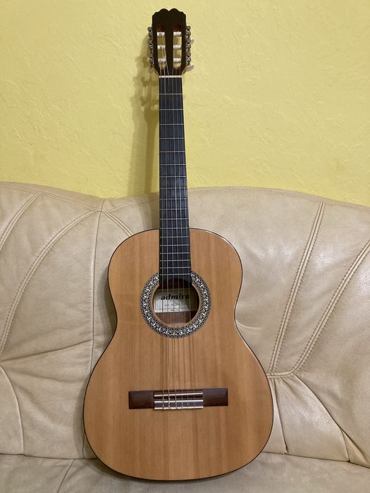 Gitara Admira Alba 3/4 z pokrowcem i podnóżkiem