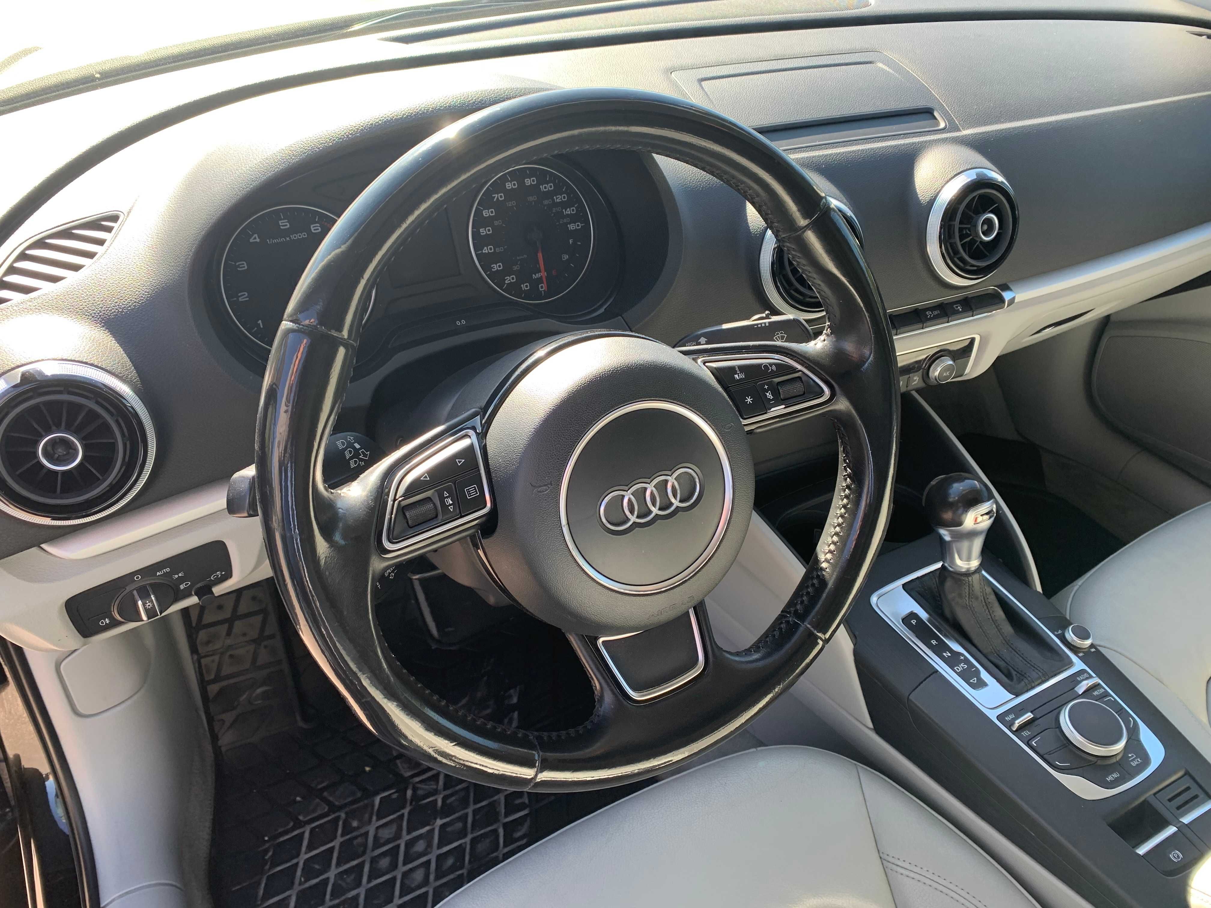 Audi A3 Premium 2015 год