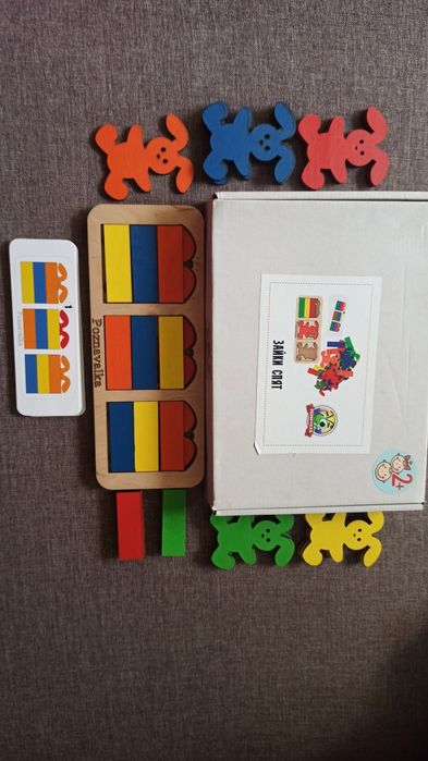 Деревянный сортер,развивающая игрушка,,Зайки спят"