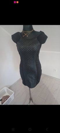 Sukienka mini czarna dopasowana 36 SM