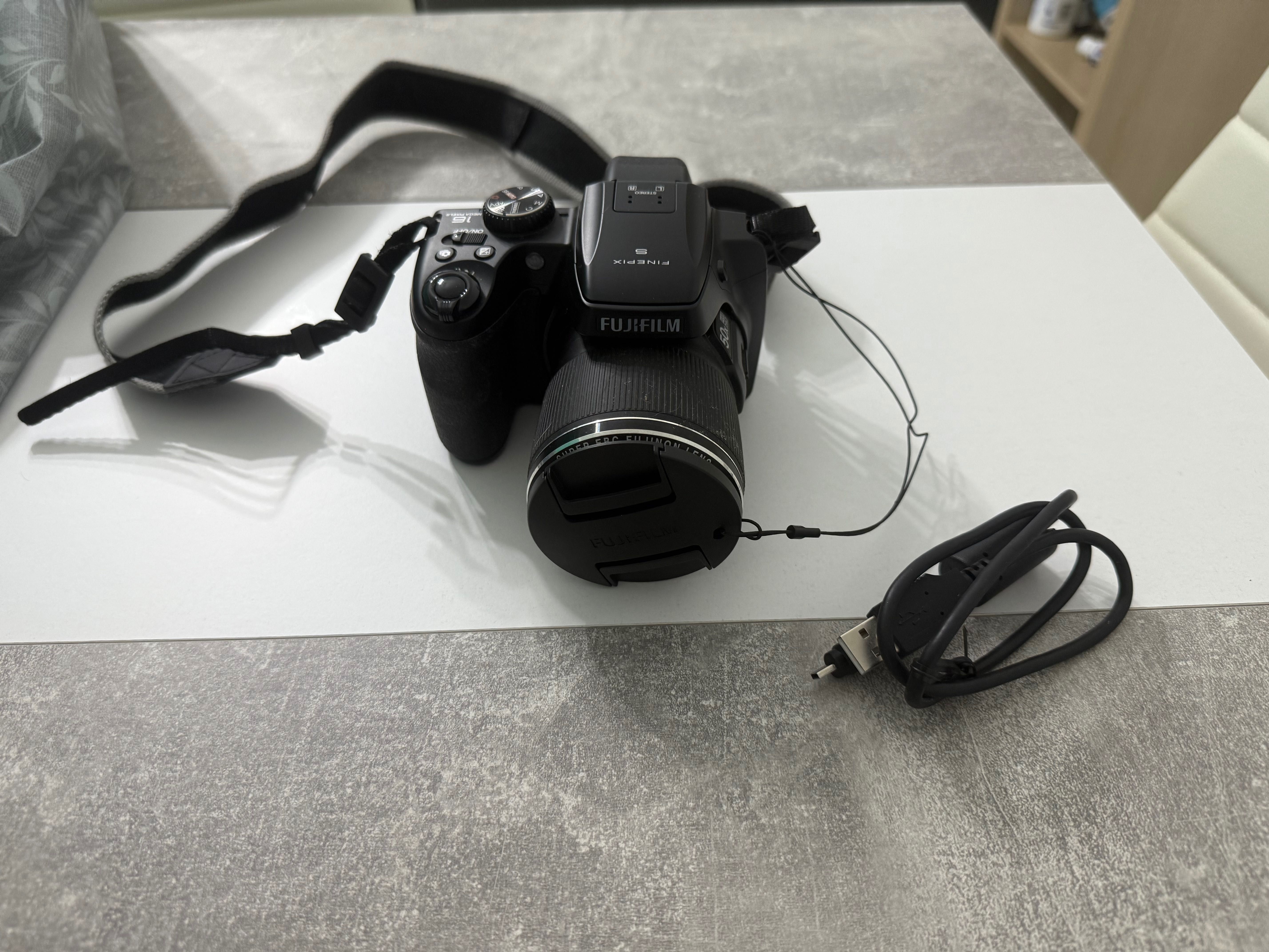 Máquina Fotográfica Compacta Fujifilm FinePix S8600