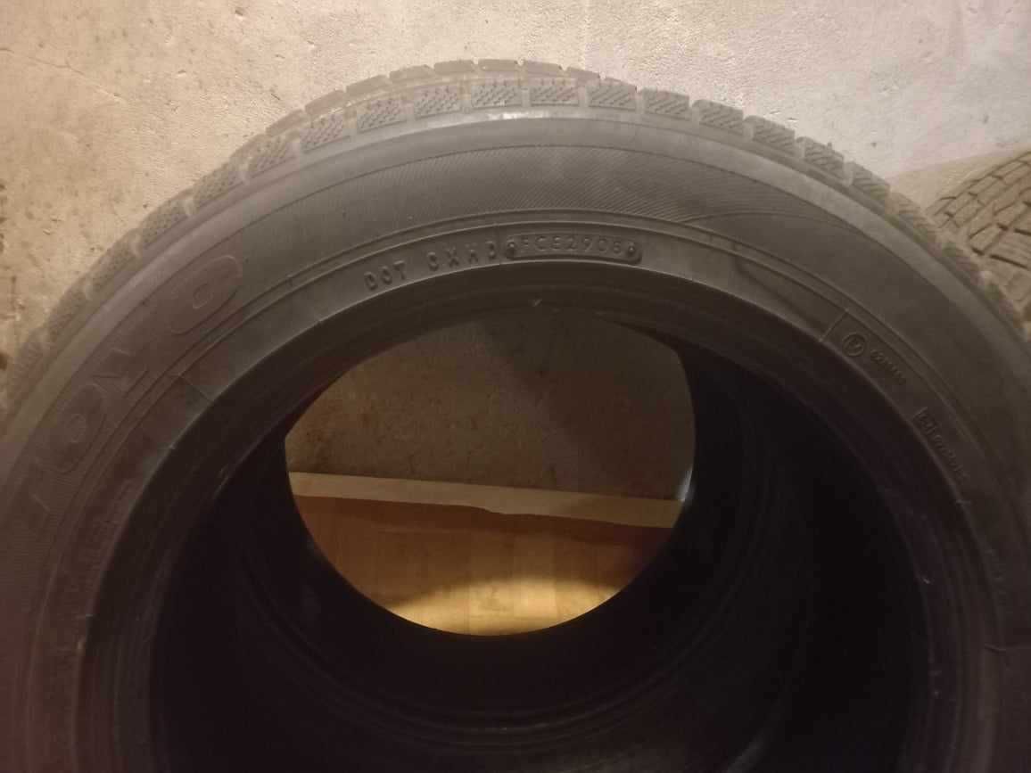 Opony zimowe  225/60 R18 bieznika 6mm