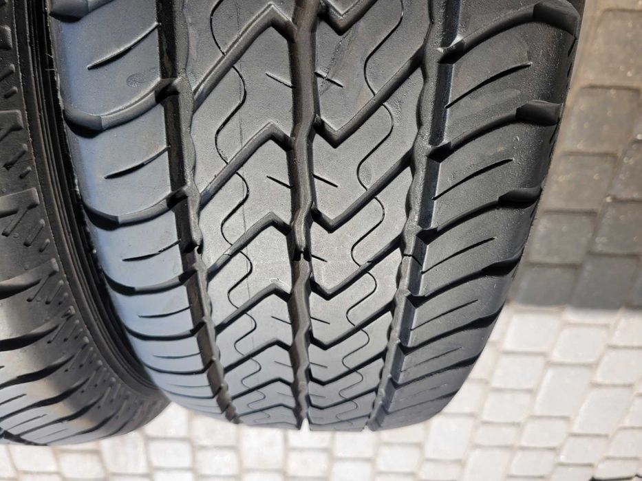 215 /60 R 17  C       Dunlop  Lato/Komplet