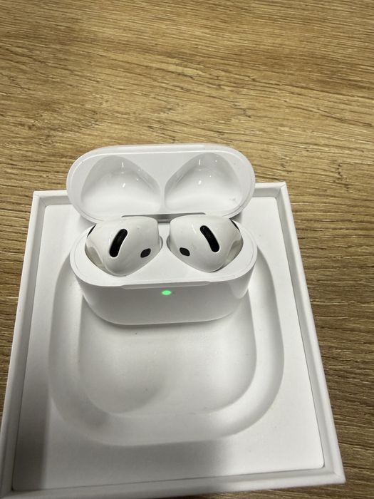 Навушники Apple AirPods 4 (MXP63) 2024