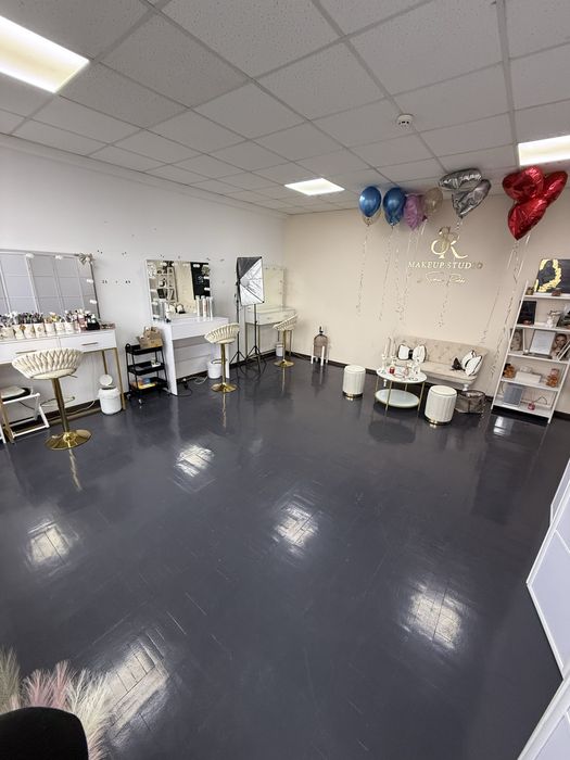 Дівчатка,шукаю стиліста по зачісках у студію