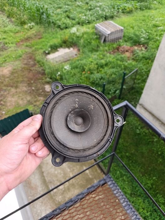 Динаміки оригінал  Nissan X-TRAIL T-31 2007-2014 року випуску