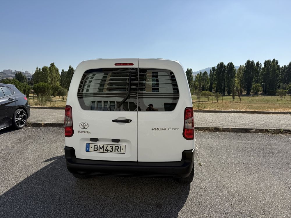 Toyota PROACEcity