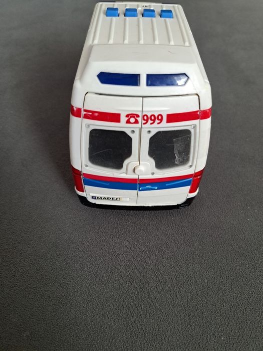 Auto dla dzieci Ambulans