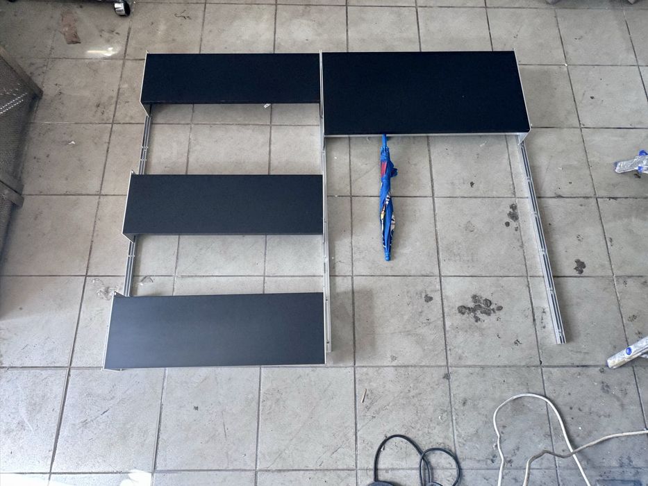 Regał ścienny Vitsoe 606 Dieter Rams czarny