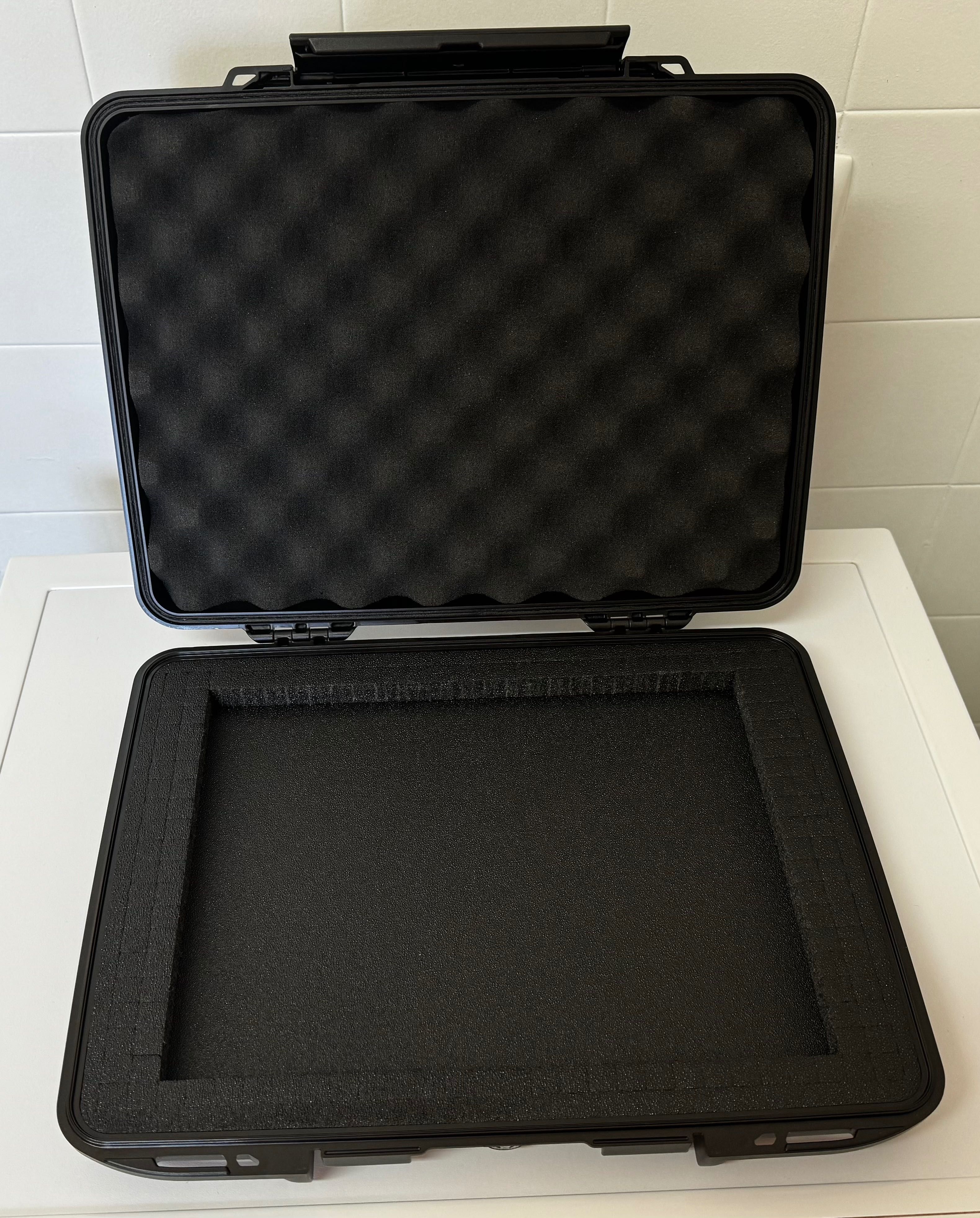 1085 HardBack Laptop Case - MacBook Pro 14" - Como Novo